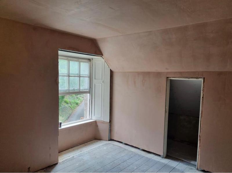 A picture of a freshly plastered bedroom by Plasterers Nottingham