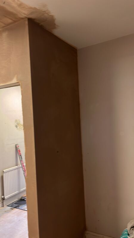 A picture of a freshly plastered doorway by Ard Plasterers Nottingham.