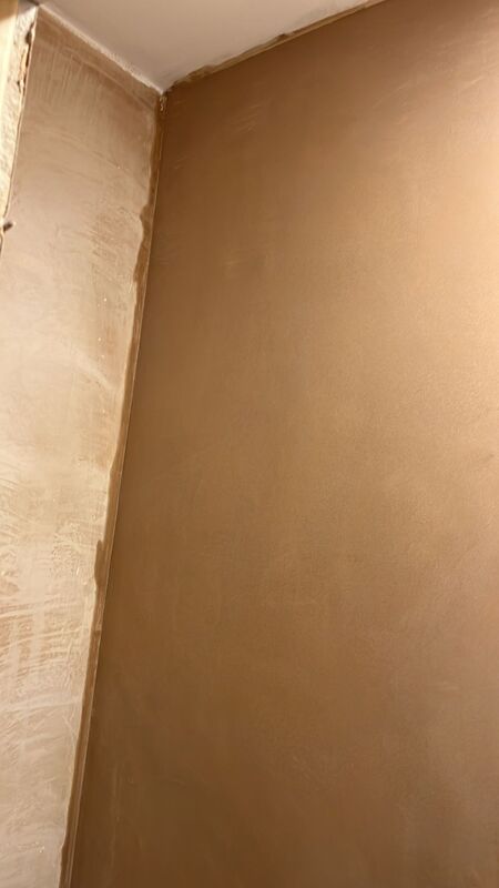 A picture of freshly plastered cornering by Ard Plasterers Nottingham